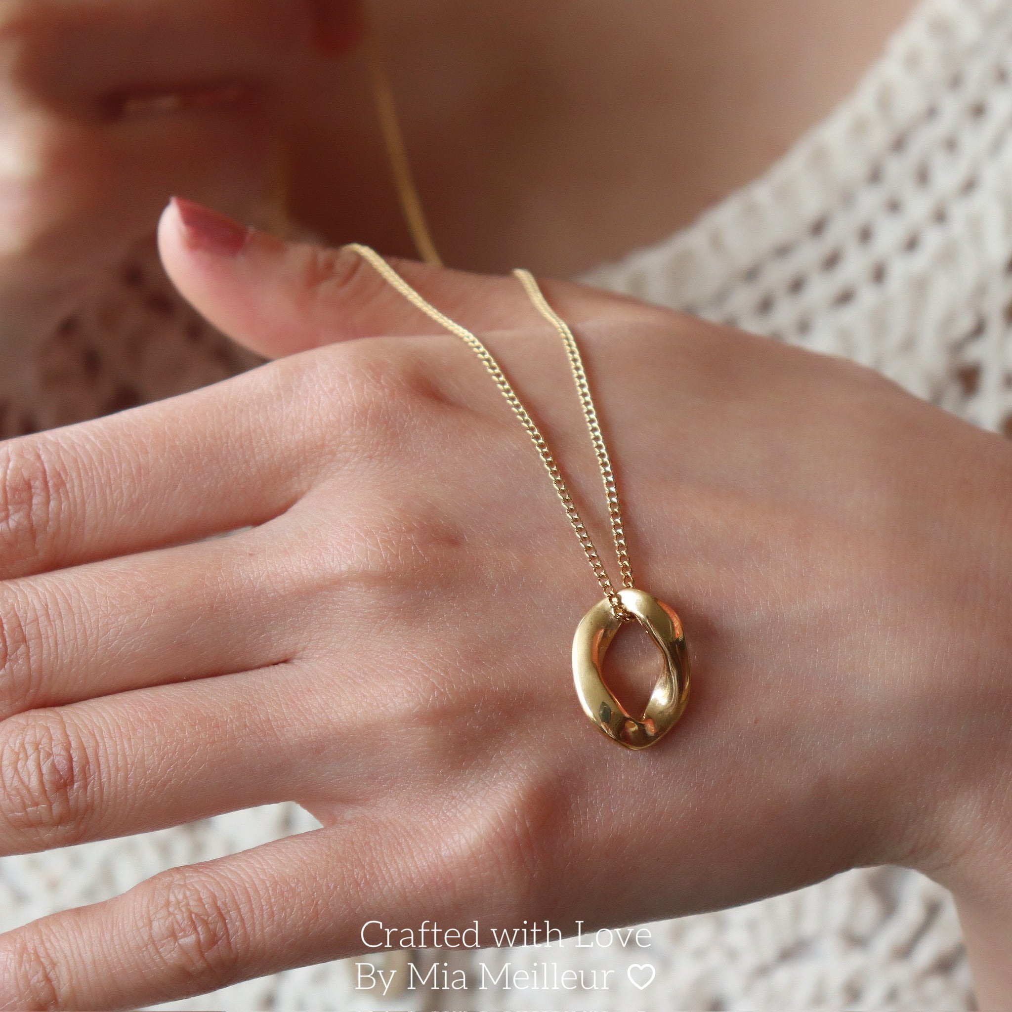 Minimalist Gold Necklace