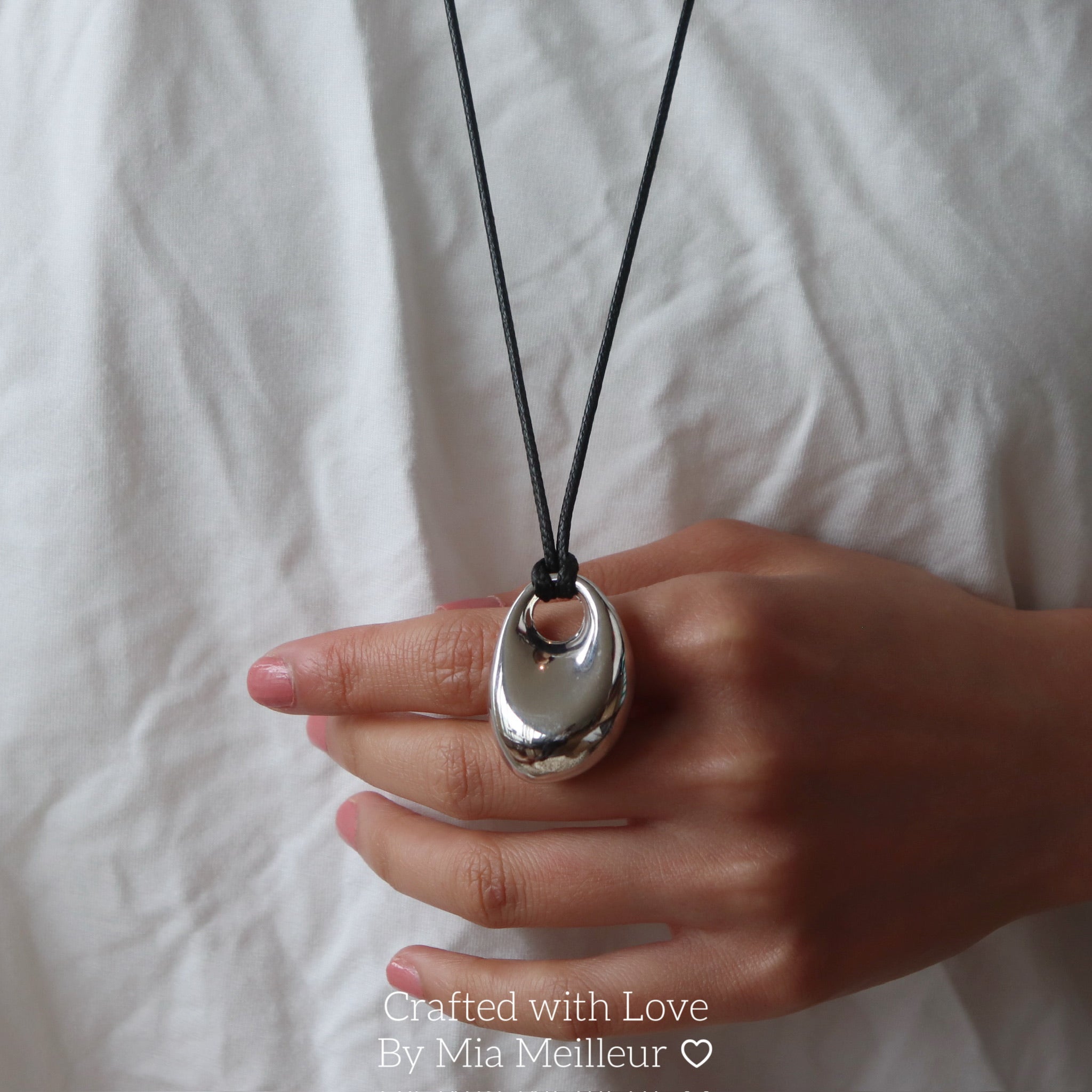 Pebble Pendant Necklace