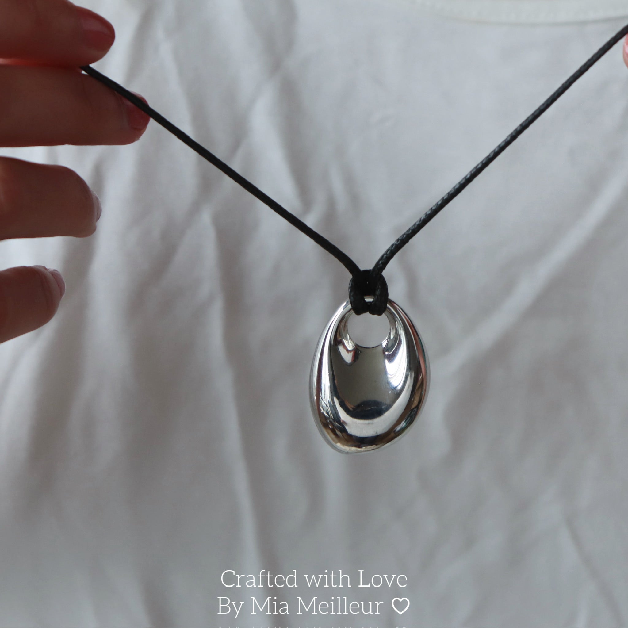 Pebble Pendant Necklace