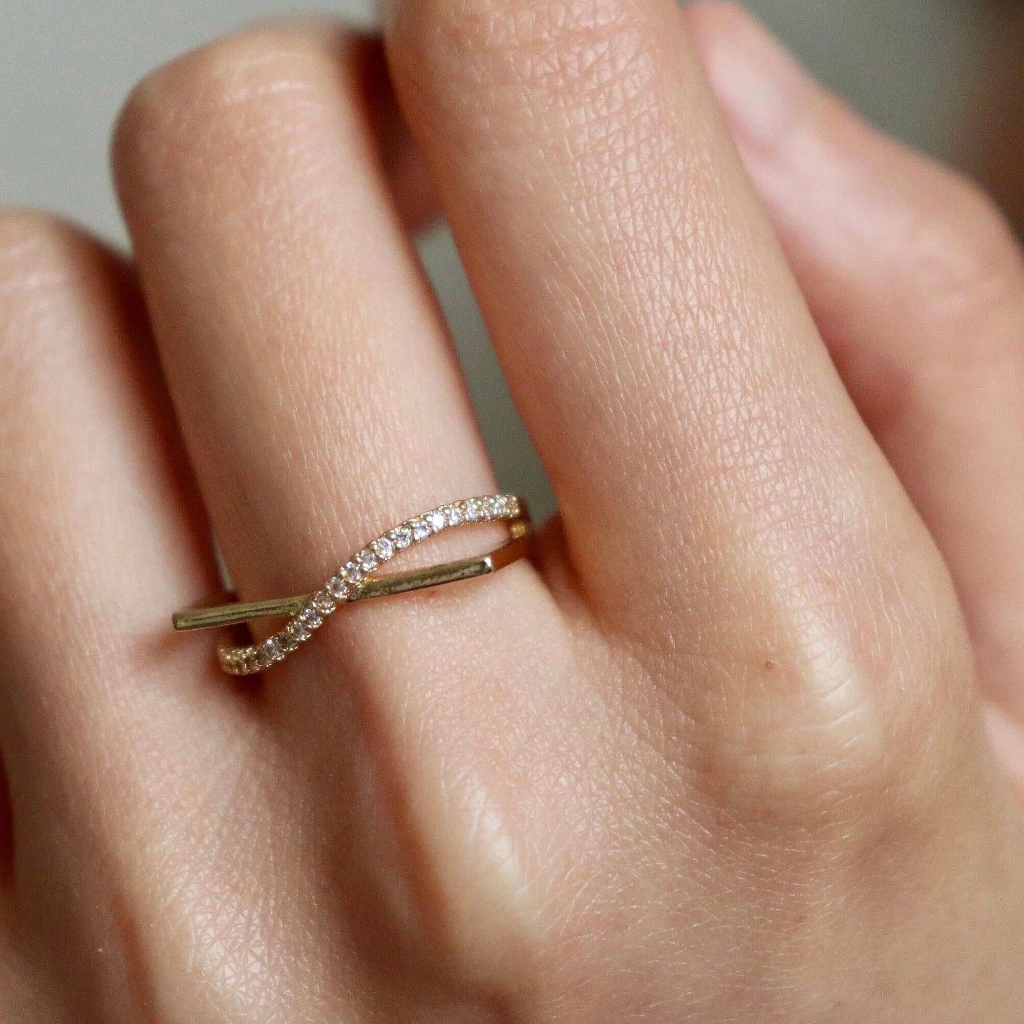 Delicate Flat Top Square Thin Diamond Ring MR010