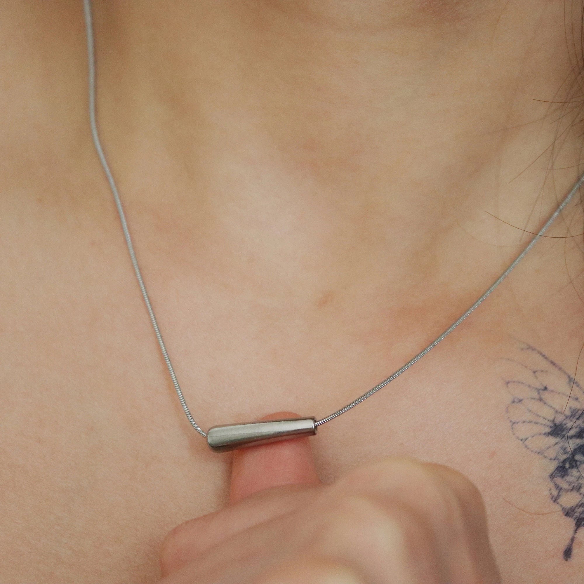 Curved Tube Necklace