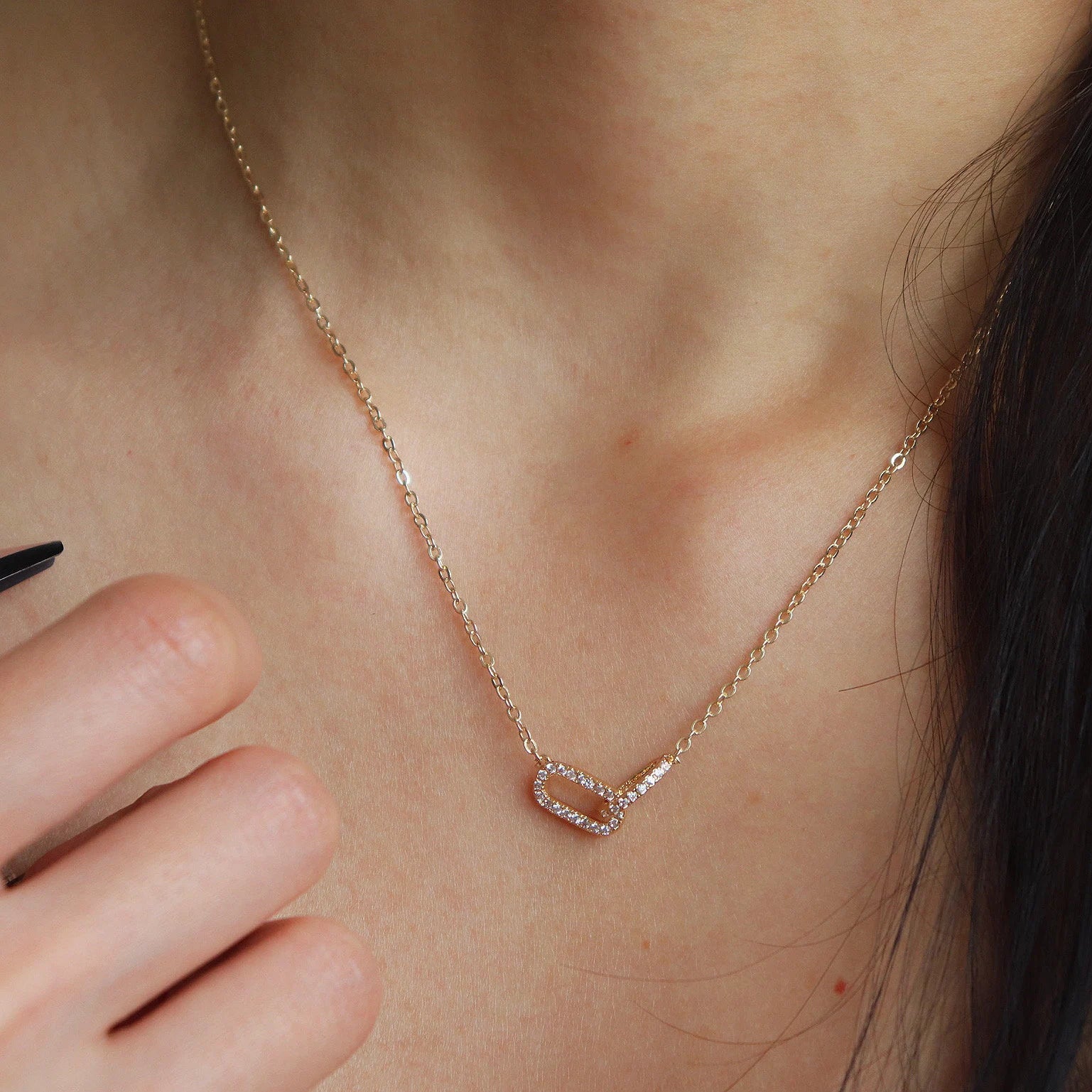 Minimalist  Pave Linked Pendant Necklace in Gold/Silver