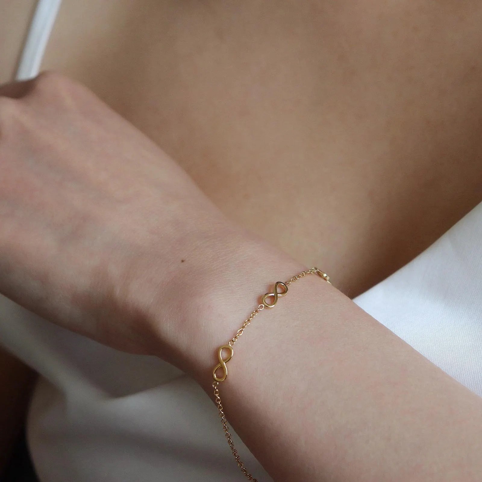 Dainty Infinity Bracelet