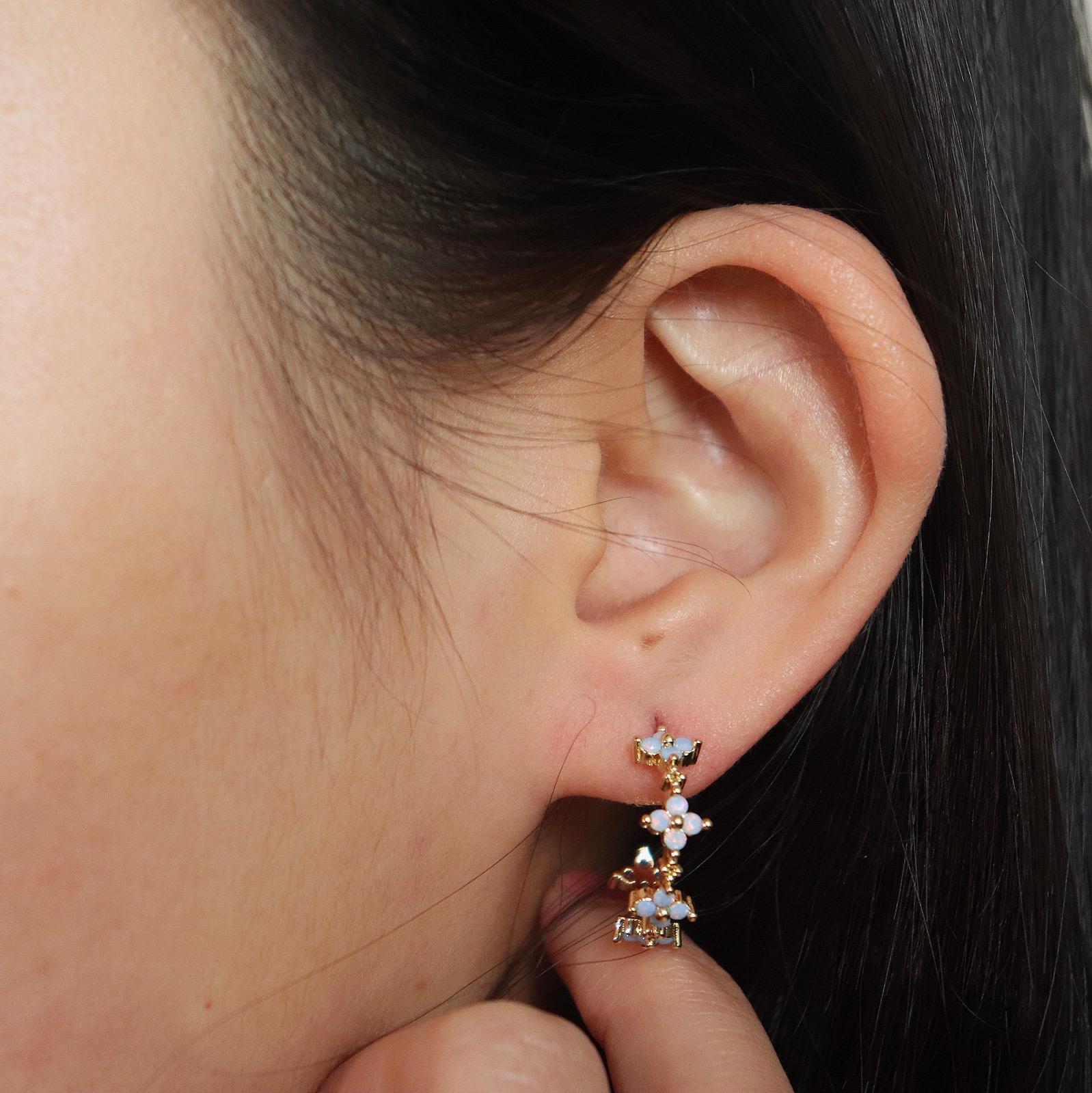 Dainty Ivy Flower Hoop Earrings