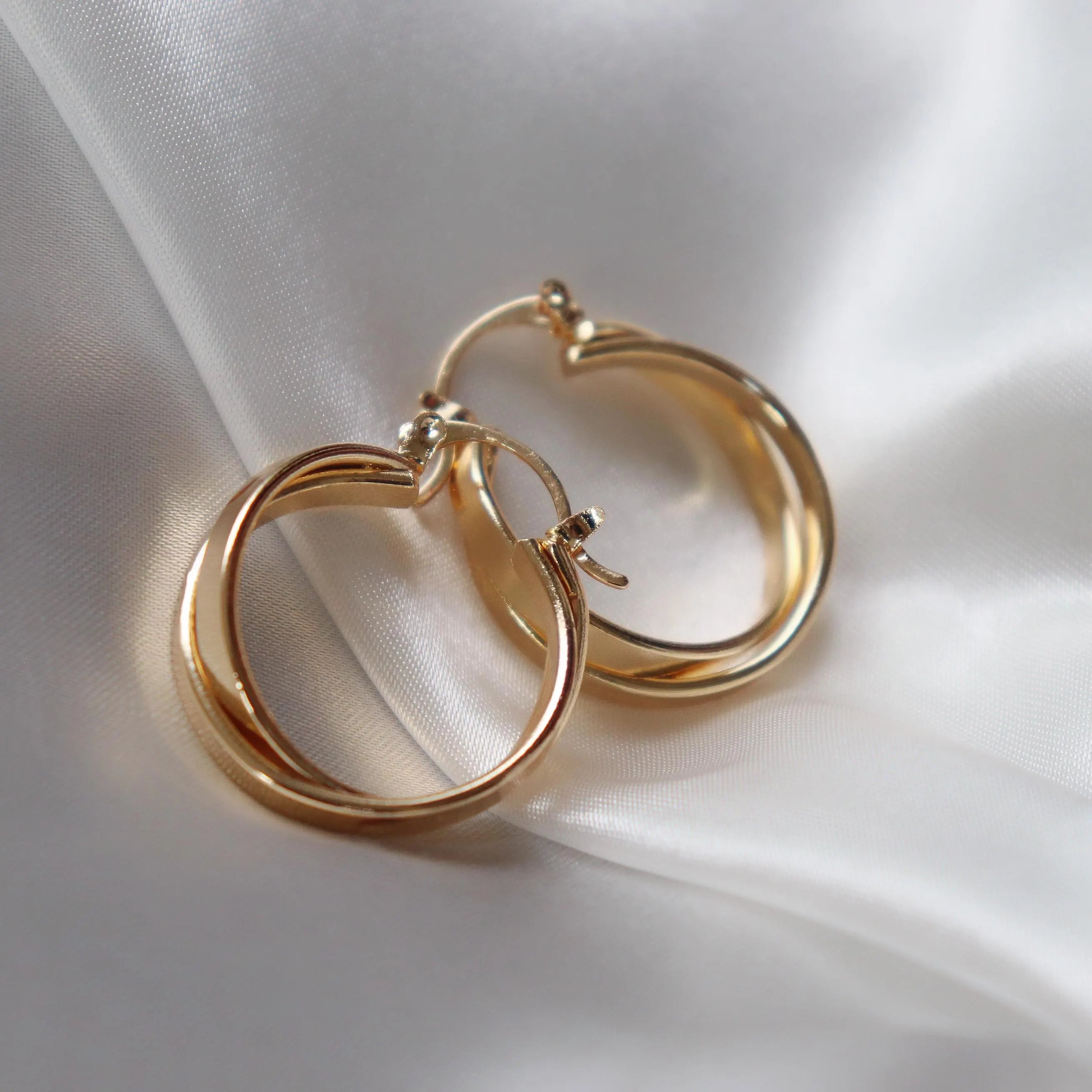 Essential Gold Hoop Earrings