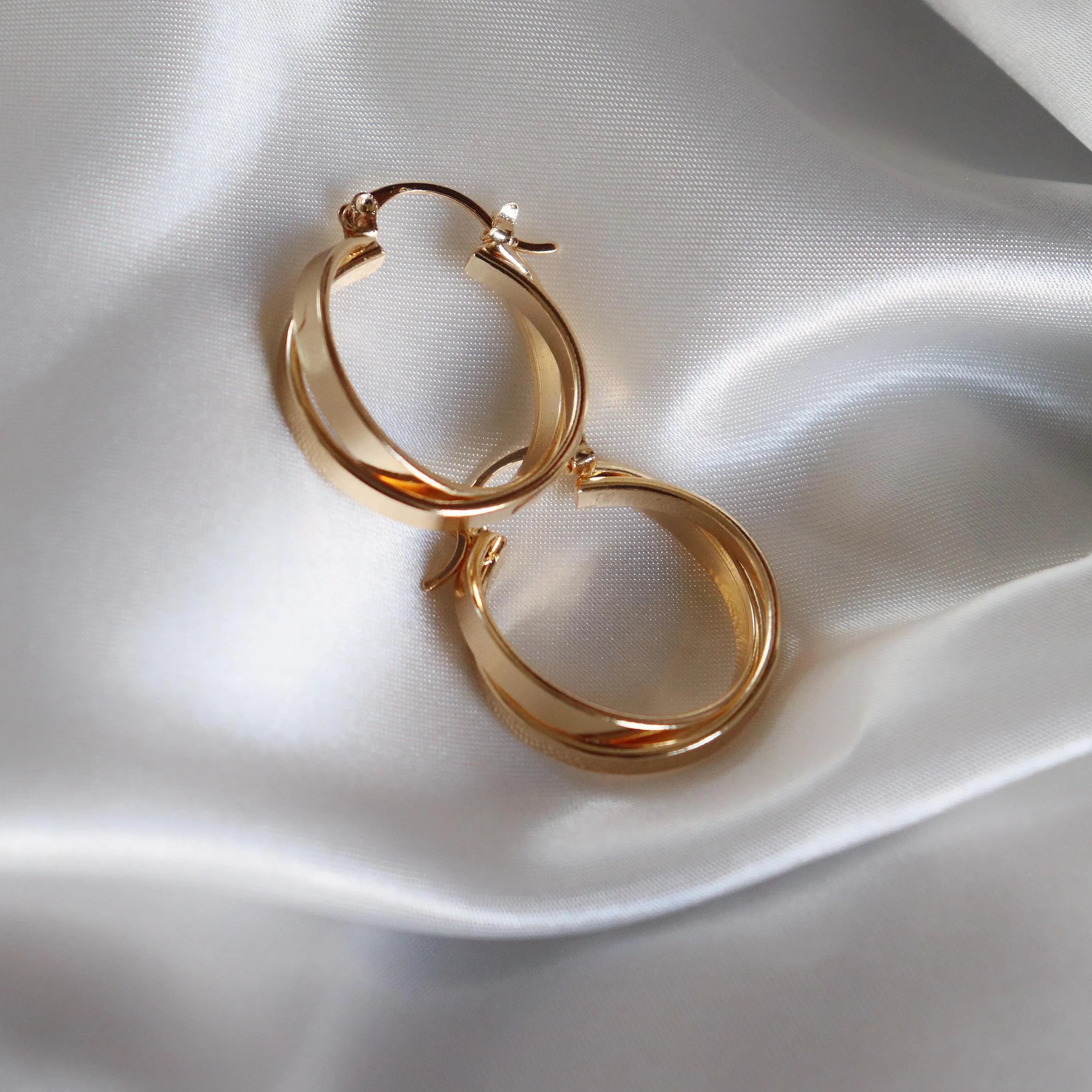 Essential Gold Hoop Earrings