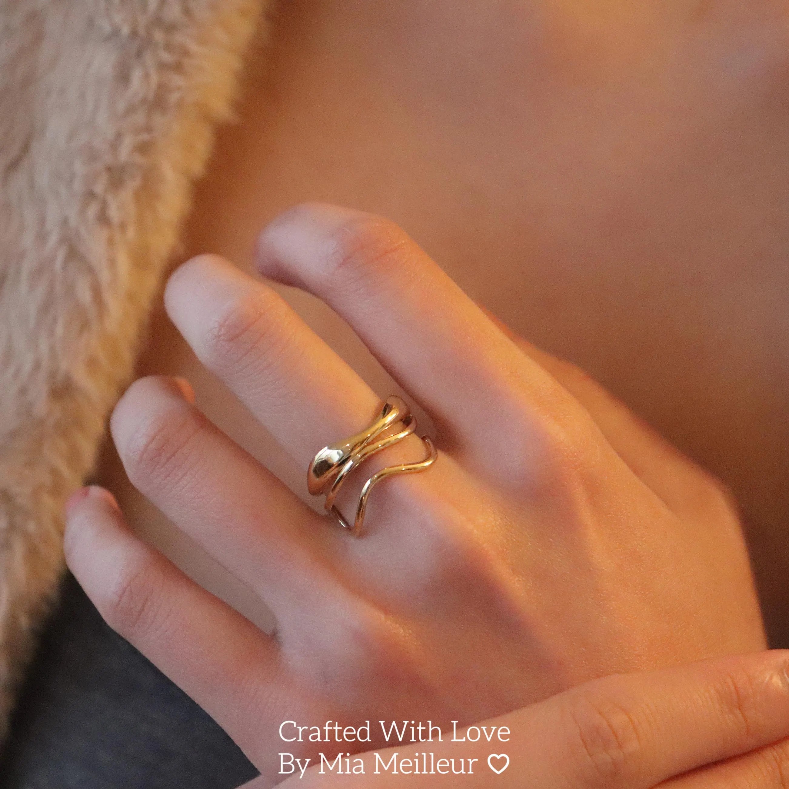 Abstract Wavy Gold Ring