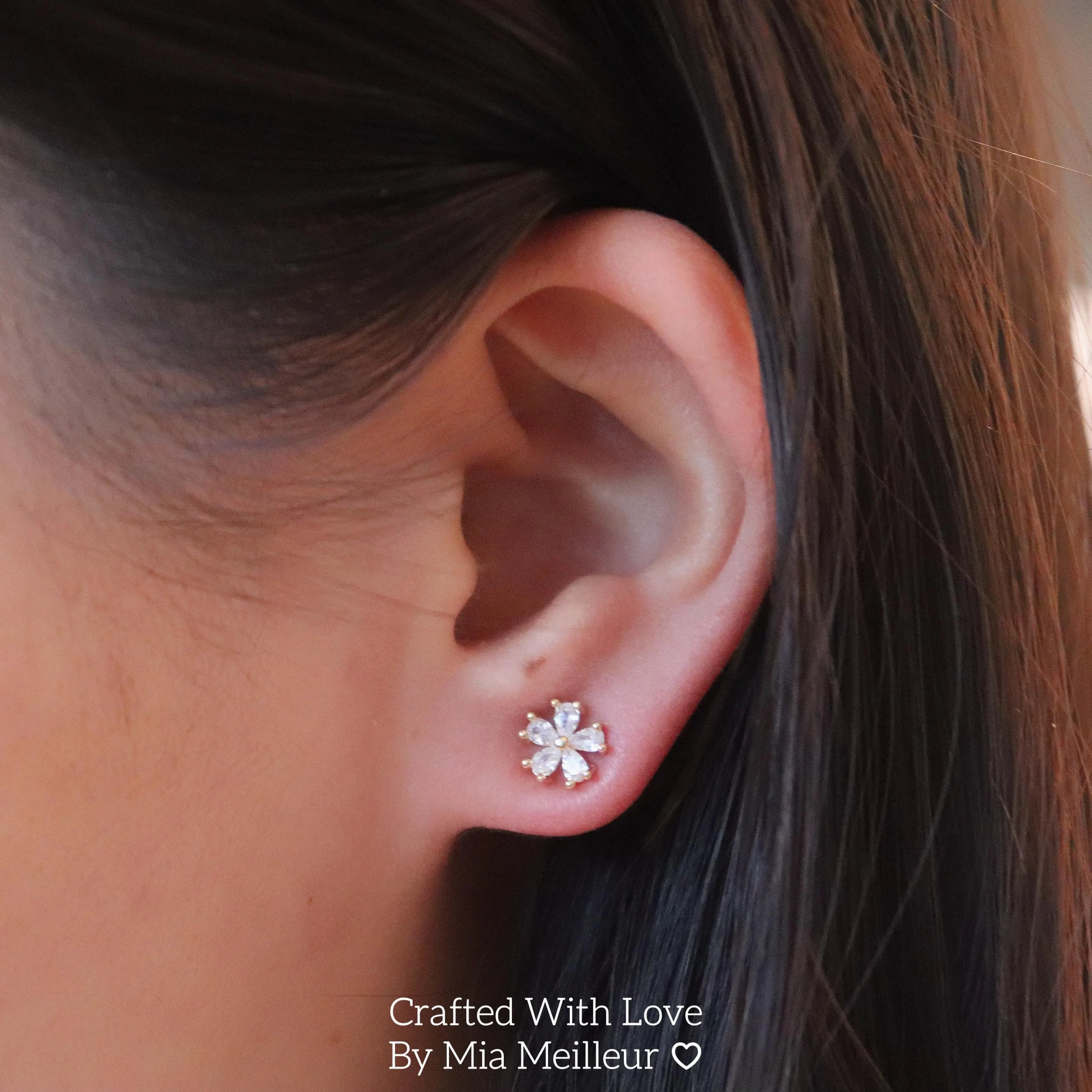 Dainty White Flower Stud Earrings