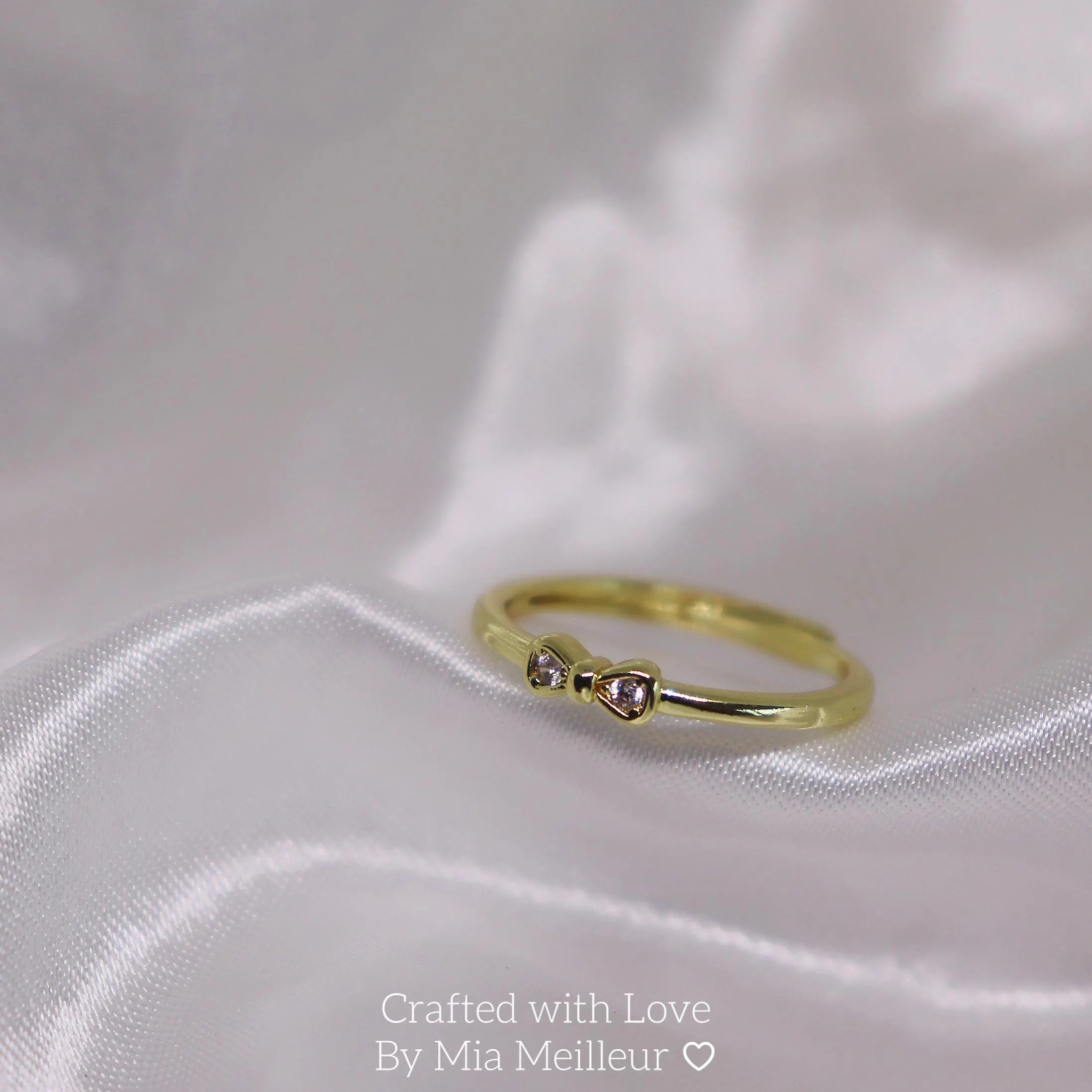 Dainty Bow Diamond Ring