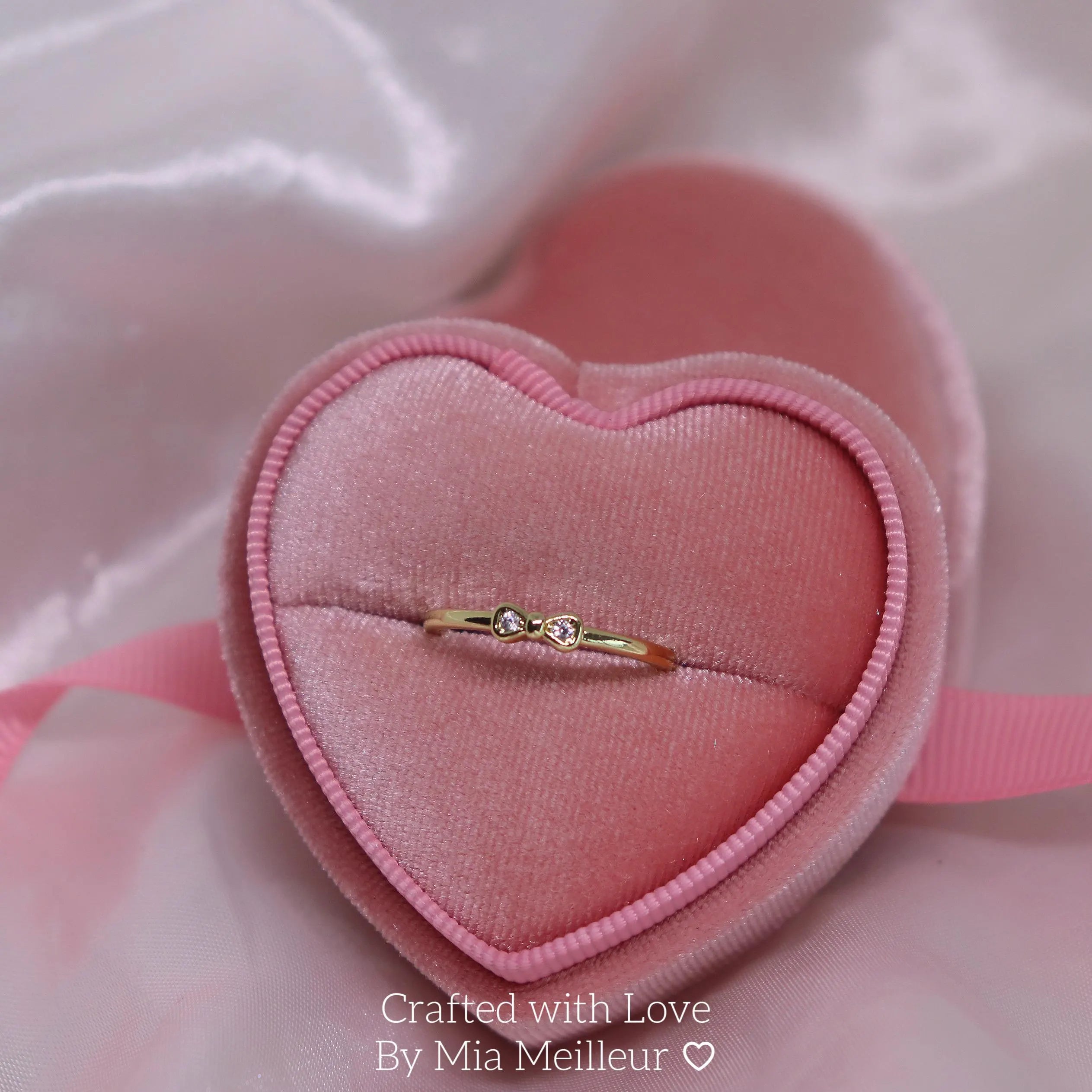 Dainty Bow Diamond Ring